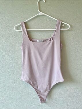 Babaton contour Soft Lavender Square neck Bodysuit size S